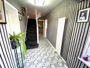 Entrance Hall- click for photo gallery